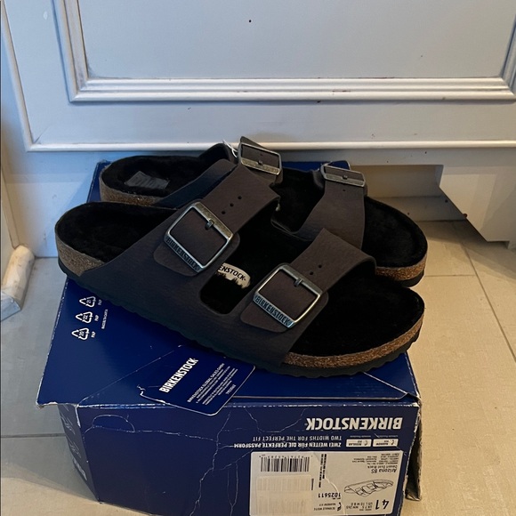 Birkenstock Shoes - Birkenstock Arizona furry sandals